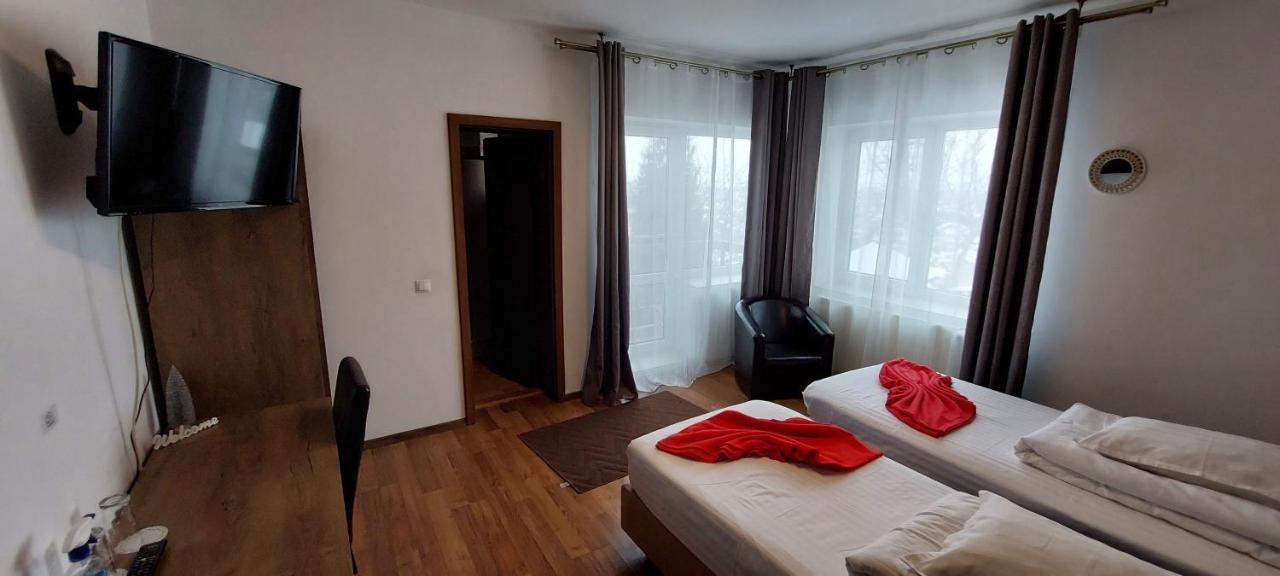 Pensiunea Riunione Brasov Ngoại thất bức ảnh