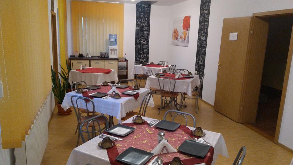Pensiunea Riunione Brasov Ngoại thất bức ảnh