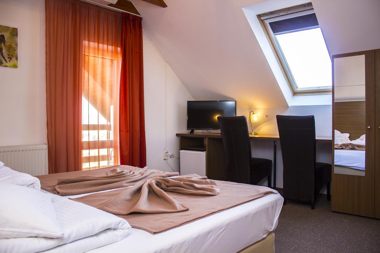 Pensiunea Riunione Brasov Ngoại thất bức ảnh